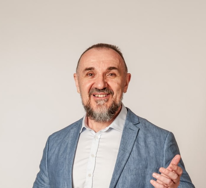 Дмитрий Шаповалов