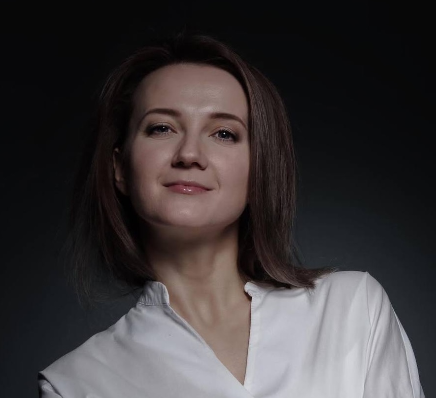Лена Стамилова